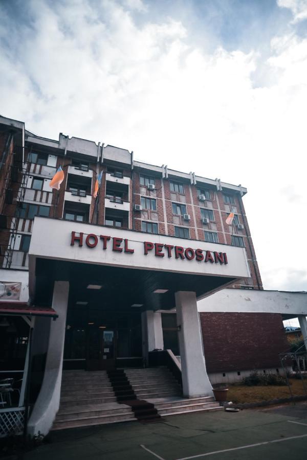 Petrosani Camere De Inchiriat - Hotel Petroshani Srl Exterior photo