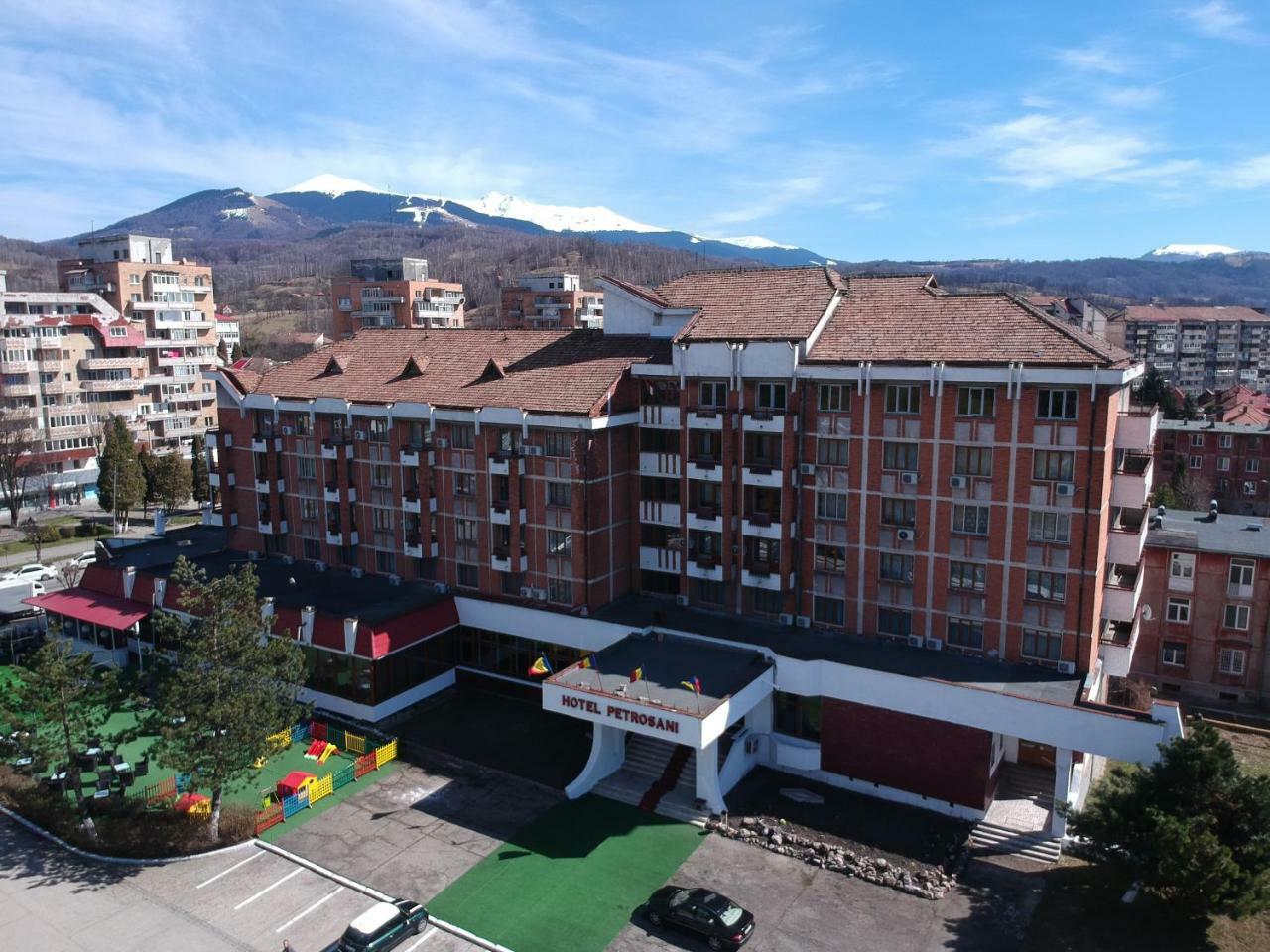 Petrosani Camere De Inchiriat - Hotel Petroshani Srl Exterior photo